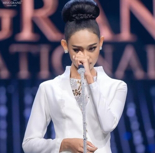 조국 미얀마를 도와달라며 눈물 흘리는 미스 미얀마[인스타그램]